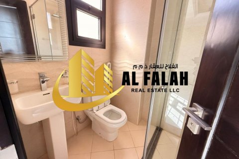 Vila v Al Riqqa, Sharjah, SAE 604 m2 č. 635568 - Fotografia 14