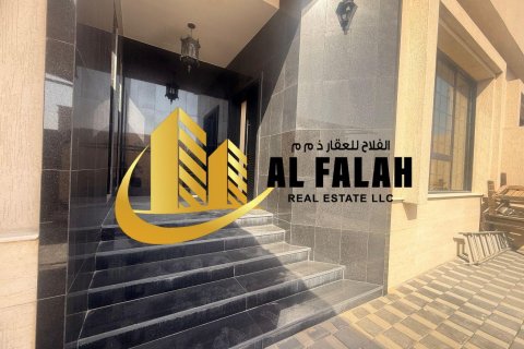 Vila v Al Riqqa, Sharjah, SAE 604 m2 č. 635568 - Fotografia 7