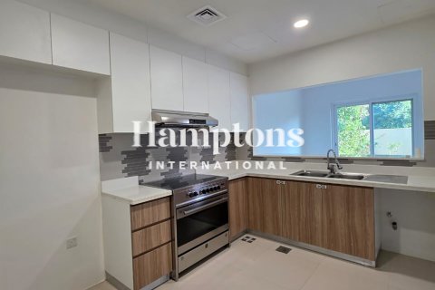 Villa te huur in Dubai Land, Dubai, VAE 3 slaapkamers, 167.97977236 vr.m., nr 652494 - foto 6