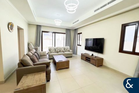 Villa en venta en Arabian Ranches 2, Dubai, EAU 4 dormitorios, 300 m2 № 684931 - foto 4