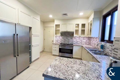 Villa en venta en Arabian Ranches 2, Dubai, EAU 4 dormitorios, 300 m2 № 684931 - foto 7