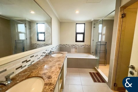 Villa en venta en Arabian Ranches 2, Dubai, EAU 4 dormitorios, 300 m2 № 684931 - foto 12