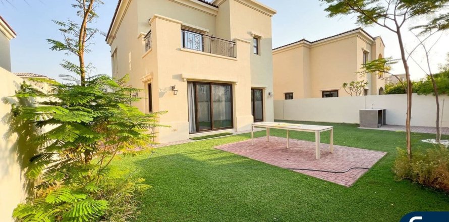 Villa en Arabian Ranches 2, Dubai, EAU 4 dormitorios, 300 m² № 684931
