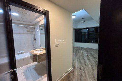 Apartment in Jumeirah Lake Towers, Dubai, UAE 3 bedrooms, 181.6 sq.m. № 634184 - photo 8