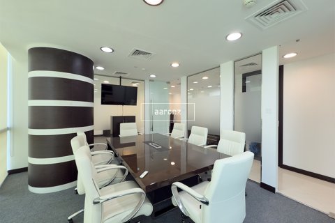 Office in Jumeirah Lake Towers, Dubai, UAE 186.1 sq.m. № 634189 - photo 16
