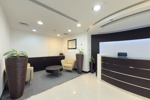 Office in Jumeirah Lake Towers, Dubai, UAE 186.1 sq.m. № 634189 - photo 8