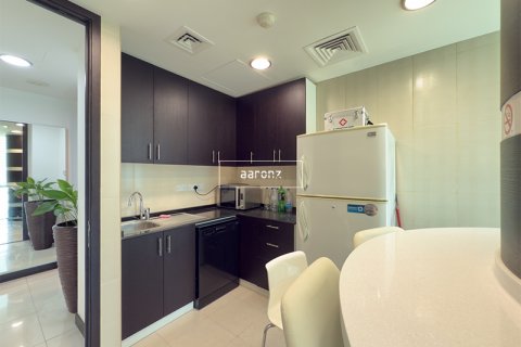 Office in Jumeirah Lake Towers, Dubai, UAE 186.1 sq.m. № 634189 - photo 19