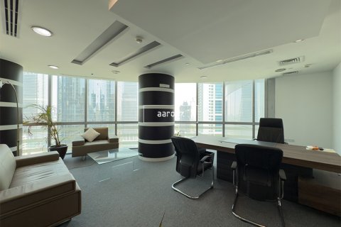 Office in Jumeirah Lake Towers, Dubai, UAE 186.1 sq.m. № 634189 - photo 1