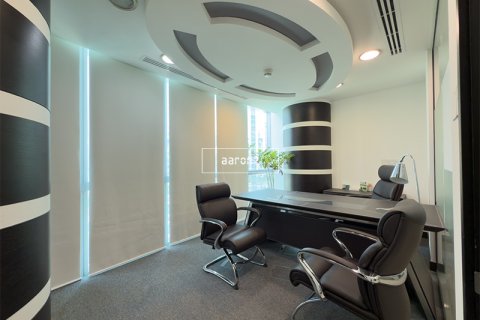 Office in Jumeirah Lake Towers, Dubai, UAE 186.1 sq.m. № 634189 - photo 11