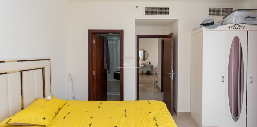 Apartment in Jumeirah Lake Towers, Dubai, UAE 1 bedroom, 69.6 sq.m. № 634183
