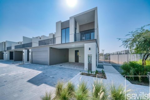 Зняти в оренду таунхаус в Tilal Al Ghaf, Дубай, ОАЕ 4 спальні, 227м2, № 642116 - фото 2