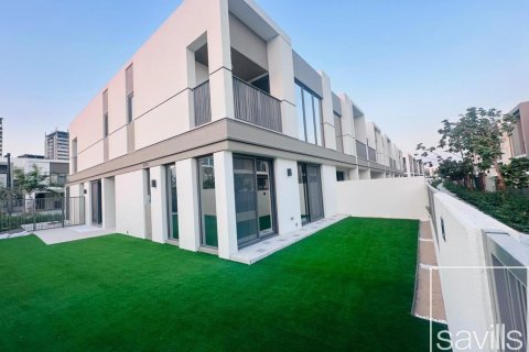 Зняти в оренду таунхаус в Tilal Al Ghaf, Дубай, ОАЕ 4 спальні, 227м2, № 642116 - фото 1