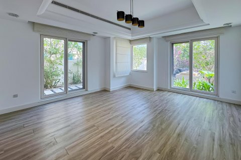 Villa para arrendamento em Dubai Sports City, Dubai, EAU 5 quartos, 446 m2 № 642120 - foto 9