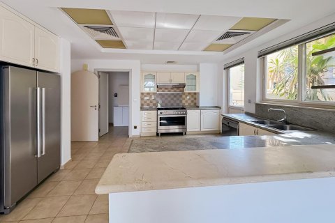 Villa para arrendamento em Dubai Sports City, Dubai, EAU 5 quartos, 446 m2 № 642120 - foto 5