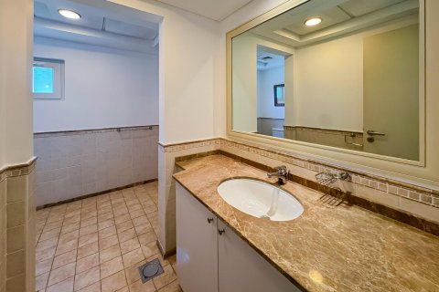 Villa para arrendamento em Dubai Sports City, Dubai, EAU 5 quartos, 446 m2 № 642120 - foto 22