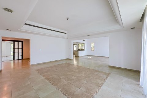 Villa para arrendamento em Dubai Sports City, Dubai, EAU 5 quartos, 446 m2 № 642120 - foto 4