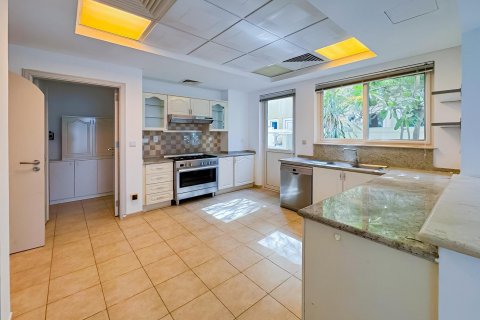 Villa para arrendamento em Dubai Sports City, Dubai, EAU 5 quartos, 446 m2 № 642120 - foto 6