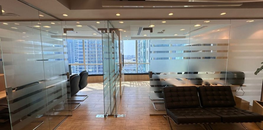 Dubai、UAEにあるオフィス 96.1 m2 No687387