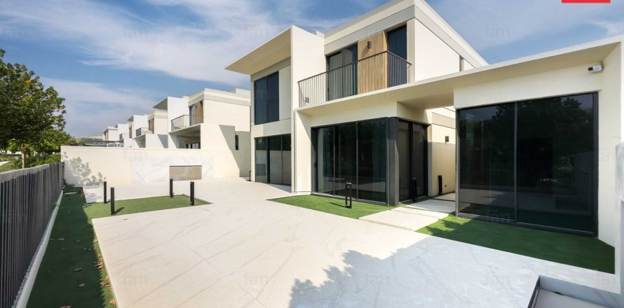 Villa itt: Tilal Al Ghaf, Dubai, EAE, 5 hálószoba, 492.9 m², azonosító: 687384