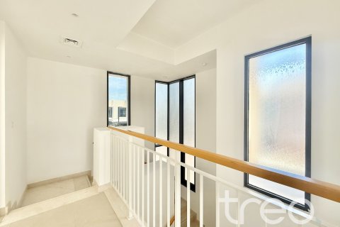 Casa urbana para arrendamento em Dubai Hills Estate, Dubai, EAU 4 quartos, 258.92 m2 № 733593 - foto 16