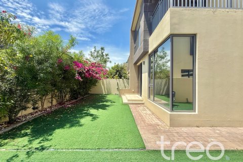 Casa urbana para arrendamento em Dubai Hills Estate, Dubai, EAU 4 quartos, 258.92 m2 № 733593 - foto 2
