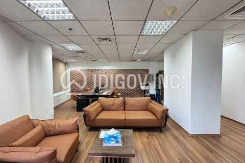 Business Bay, Dubai, UAE의 임대용 사무실 70제곱미터 번호 640988 - 사진 7
