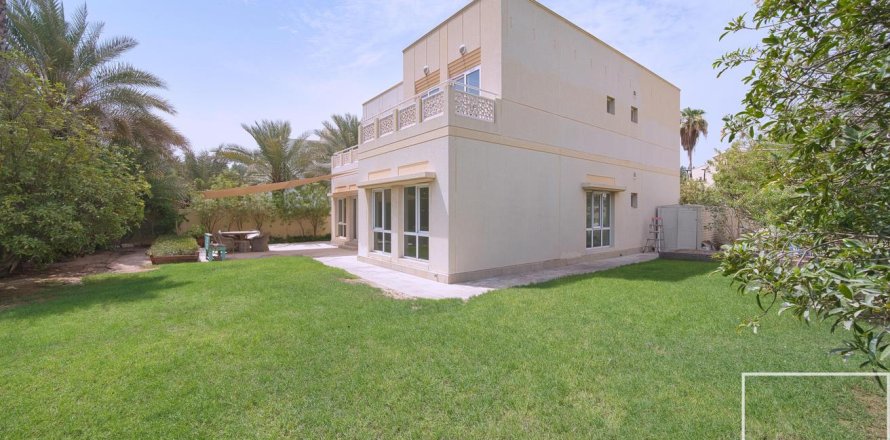 Villa i Meadows, Dubai, UAE 4 sovrum, 339 kvm Nr. 640992