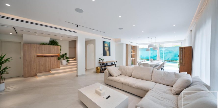 Willa w Meadows, Dubai, ZEA 4 sypialnie, 667 mkw. nr 640991
