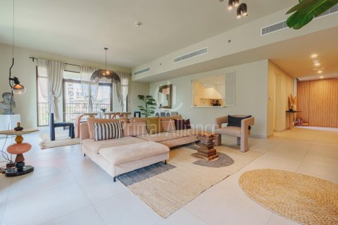 Apartament në Umm Suqeim, Dubai, Emiratet e Bashkuara Arabe 4 dhoma gjumi, 274.44 m2. № 647601 - Foto 1