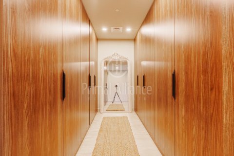 Apartament në Umm Suqeim, Dubai, Emiratet e Bashkuara Arabe 4 dhoma gjumi, 274.44 m2. № 647601 - Foto 15