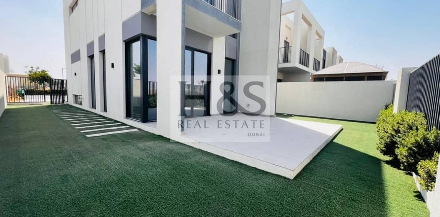 Rumah bandar di Dubai, UAE 4 bilik tidur, 258 meter persegi № 642175