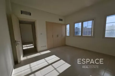 The Springs, Dubai, UAE의 임대용 빌라 침실 3개, 245제곱미터 번호 661341 - 사진 5