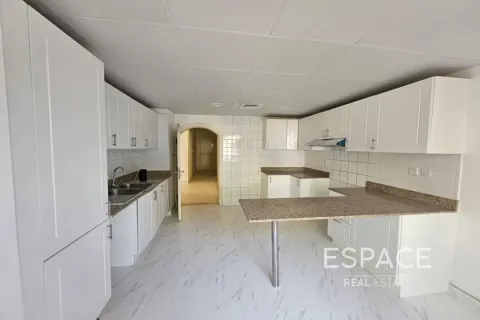 The Springs, Dubai, UAE의 임대용 빌라 침실 3개, 245제곱미터 번호 661341 - 사진 3