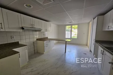 The Springs, Dubai, UAE의 임대용 빌라 침실 3개, 245제곱미터 번호 661341 - 사진 2