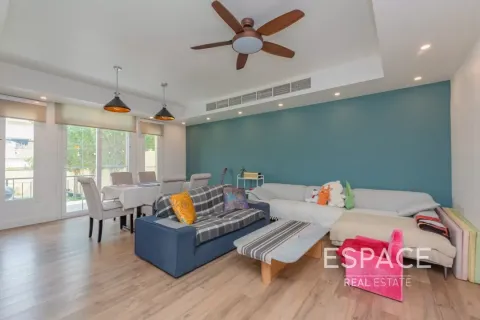 Villa te huur in The Springs, Dubai, VAE 3 slaapkamers, 228 vr.m., nr 661343 - foto 3