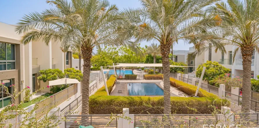 Radhus i Arabian Ranches 2, Dubai, UAE 4 sovrum, 242 kvm Nr. 661342