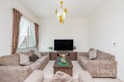 Shtëpi në qytet në Arabian Ranches 2, Dubai, Emiratet e Bashkuara Arabe 4 dhoma gjumi, 242 m2. № 661342 - Foto 2