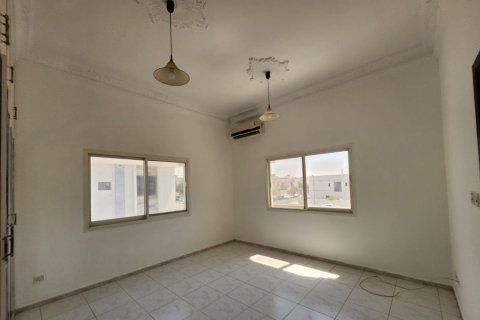 Vila v Al Heerah, Sharjah, SAE 4 spálne, 450.58 m2 č. 749906 - Fotografia 5