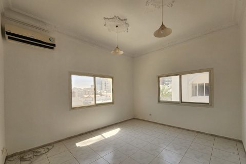 Vila v Al Heerah, Sharjah, SAE 4 spálne, 450.58 m2 č. 749906 - Fotografia 12