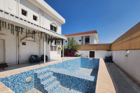 Villa i Al Heerah, Sharjah, UAE 4 sovrum, 450.58 kvm Nr. 749906