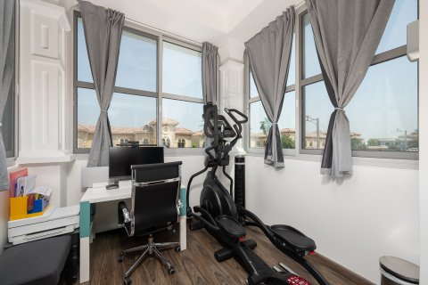 Vila u Falcon City of Wonders, Dubai, UAE 5 spavaćih soba, 540.14 m2 Br. 749902 - fotografija 14