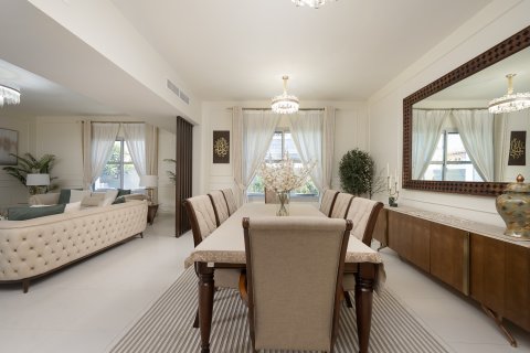 Vila u Falcon City of Wonders, Dubai, UAE 5 spavaćih soba, 540.14 m2 Br. 749902 - fotografija 2