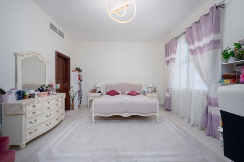 Vila u Falcon City of Wonders, Dubai, UAE 5 spavaćih soba, 540.14 m2 Br. 749902 - fotografija 5