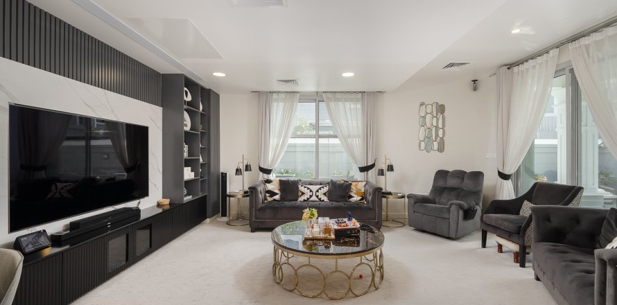 Vila u Falcon City of Wonders, Dubai, UAE 540.14 m2, 5 spavaćih soba Br. 749902