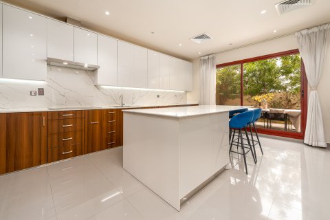 Villa itt: Al Barsha, Dubai, EAE, 6 hálószoba, 650.32 m², azonosító: 749904 - fénykép 11