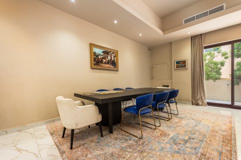 Villa itt: Al Barsha, Dubai, EAE, 6 hálószoba, 650.32 m², azonosító: 749904 - fénykép 16