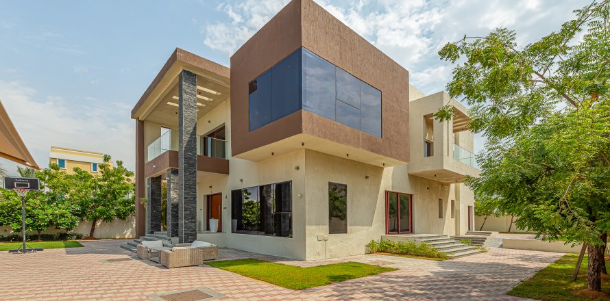 Villa itt: Al Barsha, Dubai, EAE, 6 hálószoba, 650.32 m², azonosító: 749904