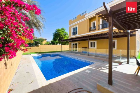 Vila di Dubai, UAE 5 bilik tidur, 561 meter persegi № 708398 - foto 3