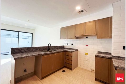 Townhouse di Dubai, UEA 5 kamar tidur, 144 m2 nomor 647787 - foto 10