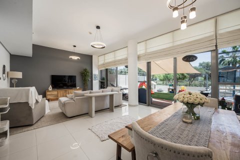 Duplex di DAMAC Hills (Akoya by DAMAC), Dubai, UEA 3 kamar tidur, 217.31 m2 nomor 748718